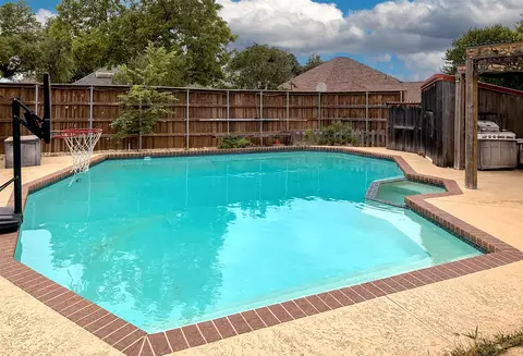 2522 Dove Creek Ln, Carrollton, TX 75006