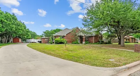 1821 Quail Run Dr, Corinth, TX 76208