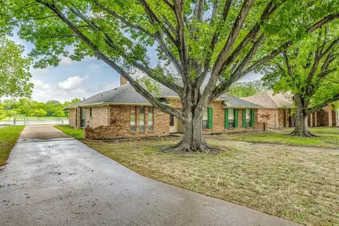 5010 Durango Dr, Garland, TX 75043