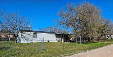 5718 Arkansas Trl, Granbury, TX 76048