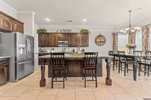 512 Firethorn Ct, Burleson, TX 76028