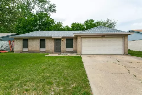 5809 Dunson Dr, Haltom City, TX 76148