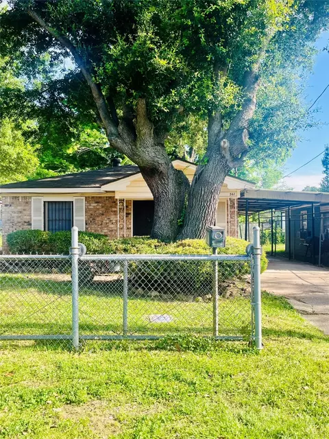 561 Sassafras Ave, Shreveport, LA 71106