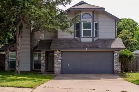421 Caviness Dr, Grapevine, TX 76051