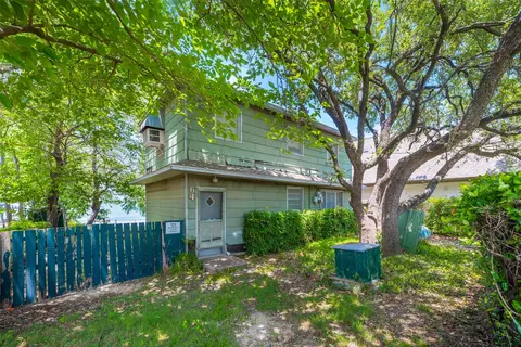 121 Marina View Ct, Weatherford, TX 76087