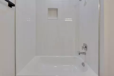 Bath - 236 Lakeview Cir, Eustace, TX 75124 photo 4 of 4