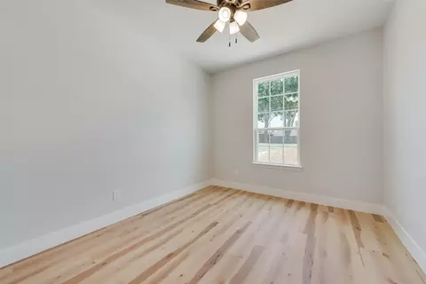 Bedroom - 236 Lakeview Cir, Eustace, TX 75124 photo 6 of 7