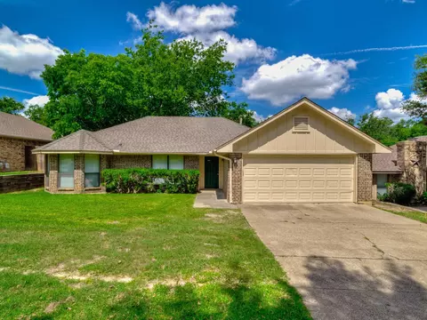 4106 Blossom Trl, Arlington, TX 76016