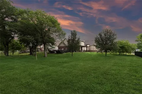 Exterior - 317 E Carruth Ln, Double Oak, TX 75077 photo 4 of 7