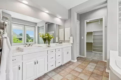 Bath - 317 E Carruth Ln, Double Oak, TX 75077 photo 1 of 6