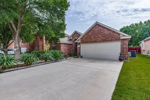 5004 Marineway Dr, Fort Worth, TX 76135
