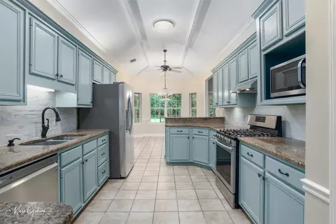 151 Lakewood Point Dr, Bossier City, LA 71111