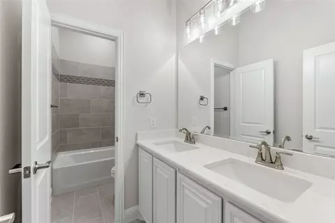 Bath - 5620 Montex Rd, Argyle, TX 76226 photo 1 of 2
