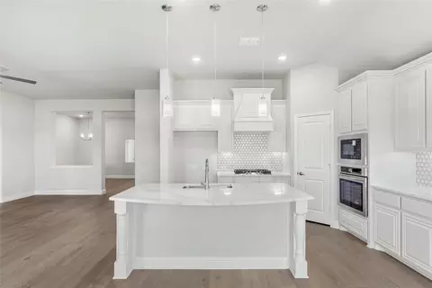 Kitchen - 5620 Montex Rd, Argyle, TX 76226 photo 2 of 2