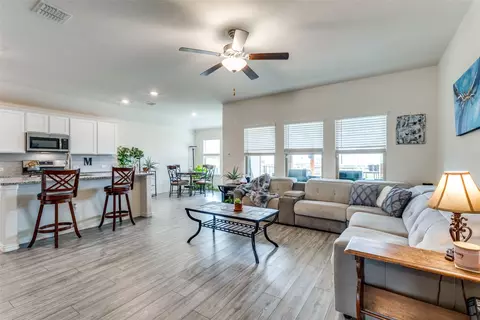6104 Fall Creek Ln, Fort Worth, TX 76123