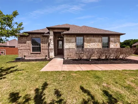 309 Maria Ct, Glenn Heights, TX 75154