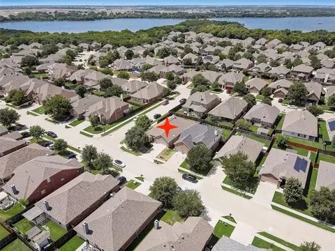 905 Lake Forest Trl, Little Elm, TX 75068