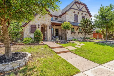 9069 Christopher St, Lantana, TX 76226