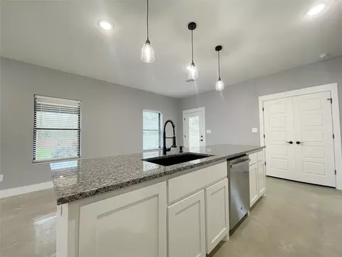 618 E Day St, Denison, TX 75021 photo 6