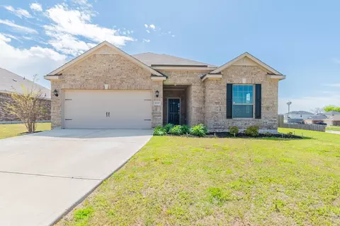 4000 Lakeview Dr, Sanger, TX 76266