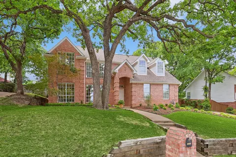 2931 River Crest St, Grapevine, TX 76051