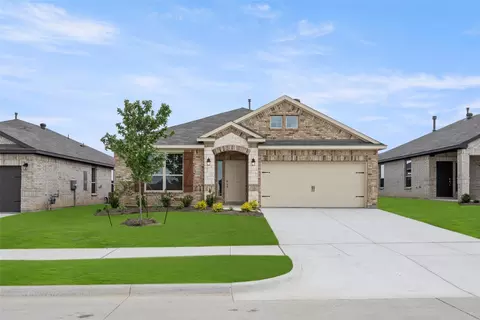 1904 Seminole Dr, Cleburne, TX 76033