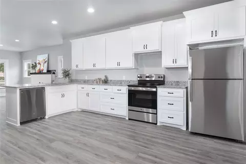 1509 S China St, Brady, TX 76825