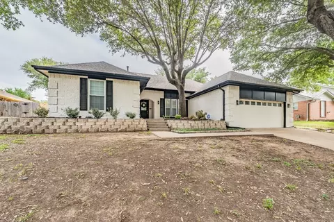 706 Hinsdale Dr, Arlington, TX 76006