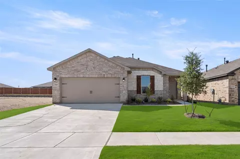 1909 Seminole Dr, Cleburne, TX 76033
