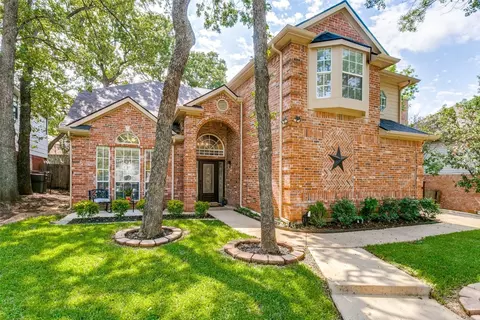 2161 S Winding Creek Dr, Grapevine, TX 76051