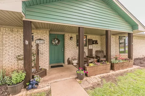 106 Stiles Dr, Midlothian, TX 76065