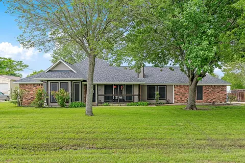 127 Park Crest Dr, Red Oak, TX 75154