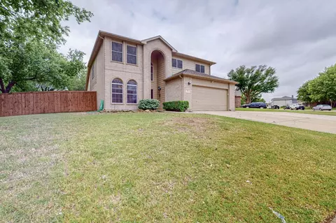 401 River Ridge Rd, Roanoke, TX 76262