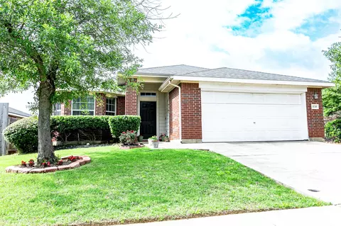 8140 Plateau Dr, Fort Worth, TX 76120