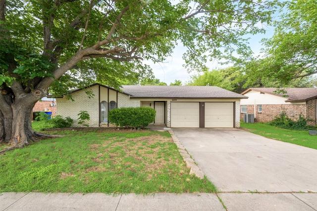 6809 Yorkston St, Watauga, TX 76148