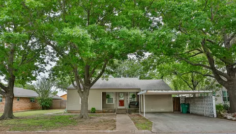 415 N Hickory St, Muenster, TX 76252