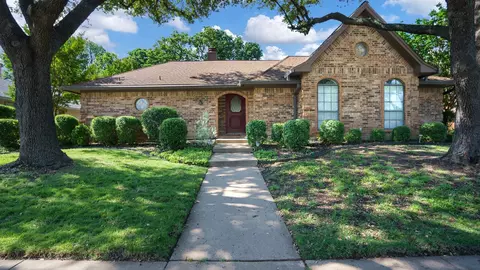 1120 Wingate Dr, Bedford, TX 76021