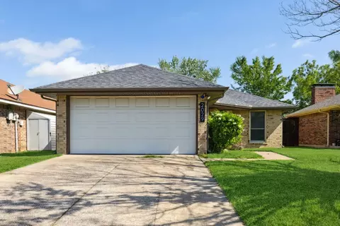 2029 Avignon Dr, Carrollton, TX 75007