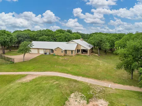 400 Sugar Tree Dr, Lipan, TX 76462