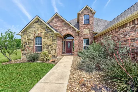 150 Whispering Winds Dr, Gunter, TX 75058