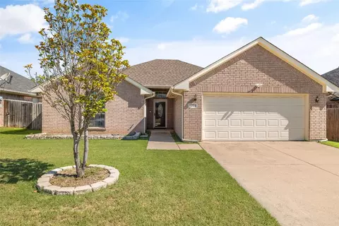 3772 Regency Cir, Fort Worth, TX 76137