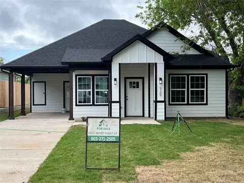 929 W Elm St, Denison, TX 75020