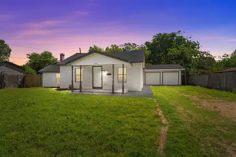 2328 Moneda St, Haltom City, TX 76117