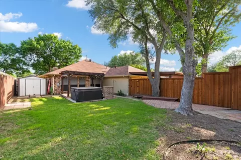 1601 Ginger Dr, Carrollton, TX 75007