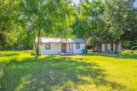 613 S Bateman Rd, Fairfield, TX 75840