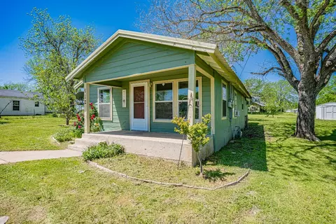 412 Comanche St, Dublin, TX 76446