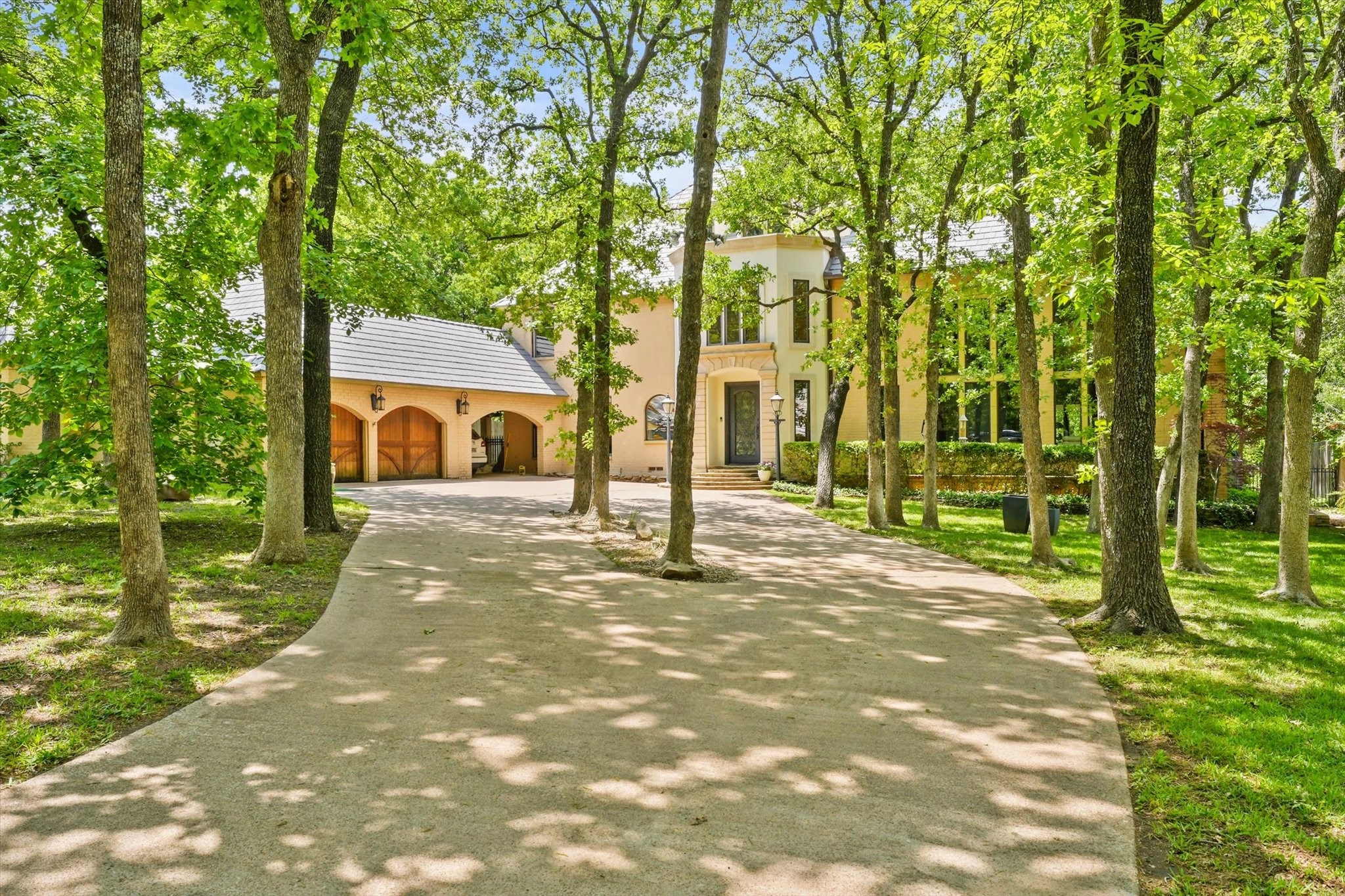 3300 Santa Monica Dr  