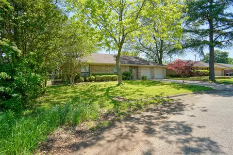 3610 Nevada Dr, Paris, TX 75462