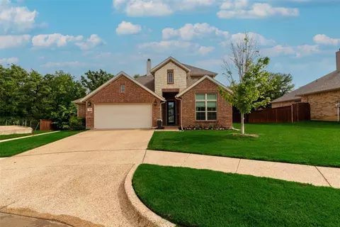 3834 Pine Valley Ln, Arlington, TX 76001