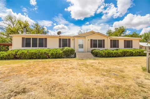 517 W 4th St, Coleman, TX 76834